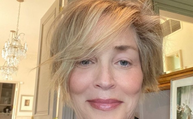 Şeron Stoun makiyajsız fotosunu paylaşdı