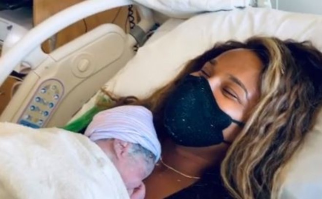 Müğənni 3-cü övladını dünyaya gətirdi - foto