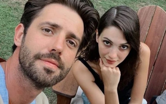 Serialın cütlüyü eşq yaşayır