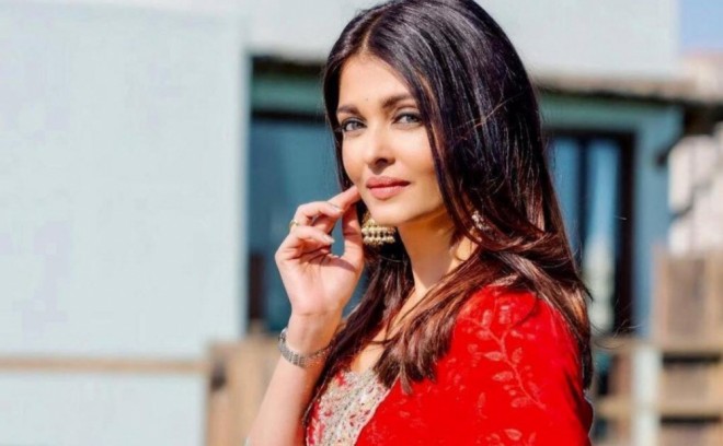 Bollivud ulduzu virusa qalib gəldi