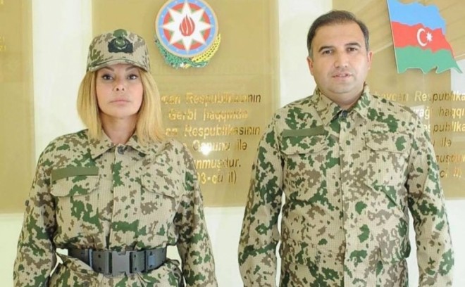 Aygün Kazımova Hərbi Komisarlığa getdi - foto