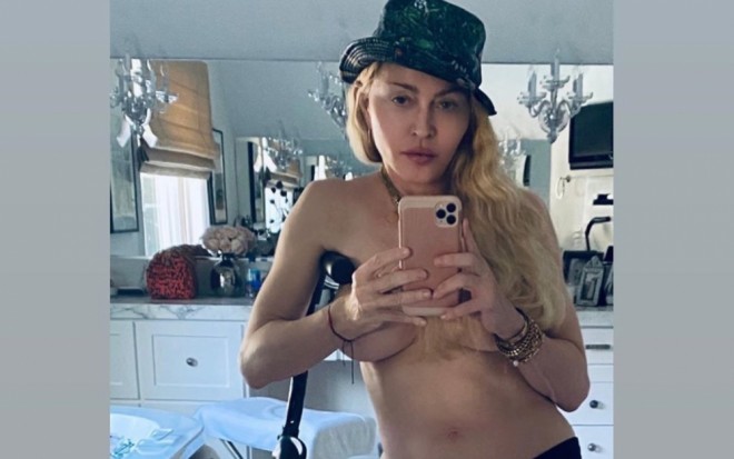 Madonna 61 yaşını çılpaq keçirdi - foto