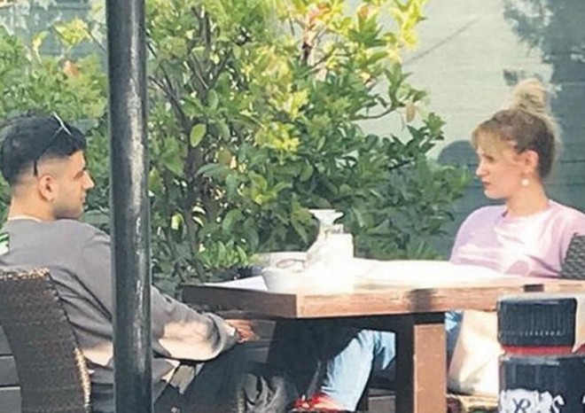 Aktrisa ilə müğənni eşq yaşayır