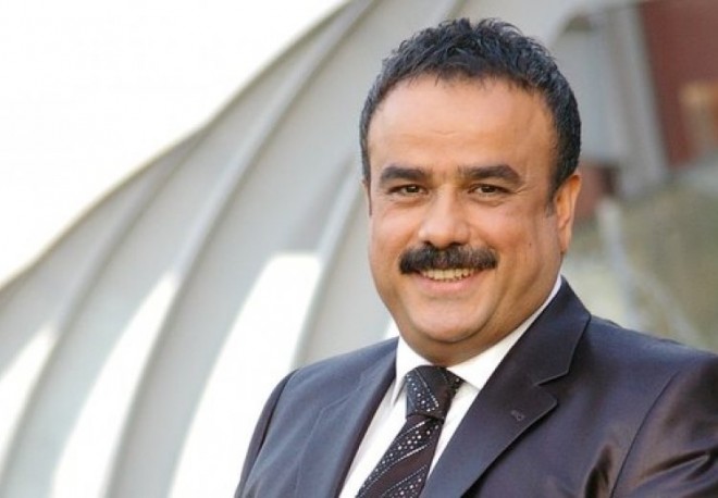 Müğənniyə 10 min dollarlıq üzük bağışladı