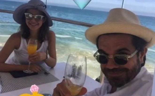 Müğənni-aktrisa evliliyindən 6 il keçir