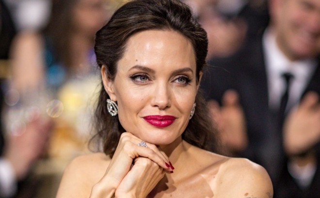 Ancelina Coli Böyük Britaniyaya köçür