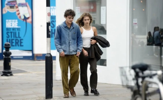 Hollivud ulduzunun oğlu sevgilisi ilə - foto