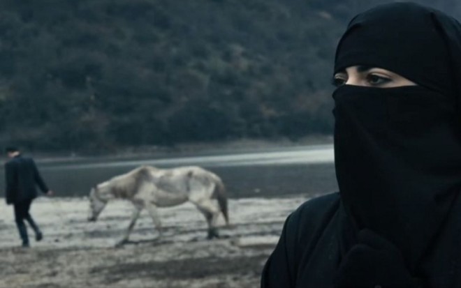 “Səpələnmiş ölümlər arasında” filminin tizeri - video