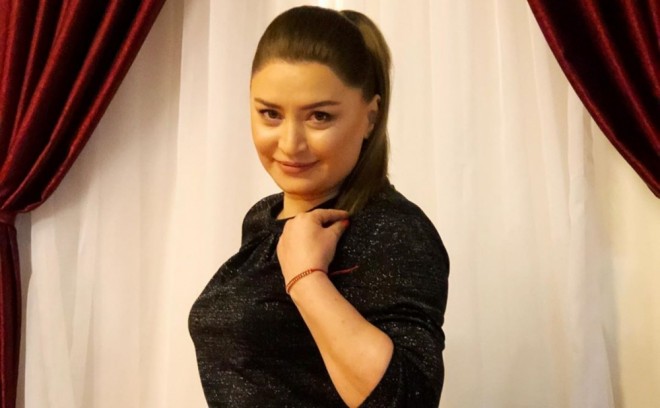 "Ata muğamı oxumuram" - müğənni