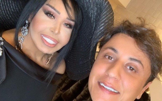 Azərbaycanlı stilist məşhur ifaçını makiyaj etdi - foto