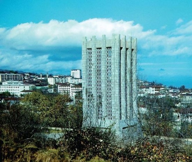 Vaqif məqbərəsi Şuşanın işğalından əvvəl və indi - foto