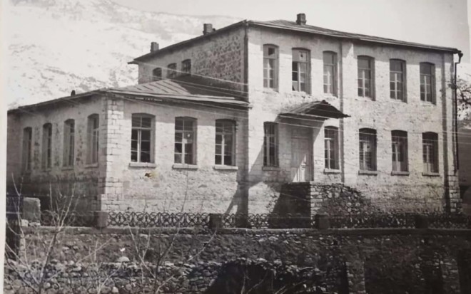 Üzeyir Hacıbəylinin Hadrutda dərs dediyi məktəb - foto