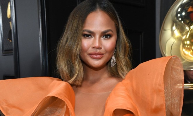 Model depressiyaya düşüb - foto