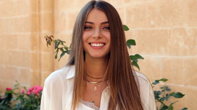 Serialın aktrisası mükafat aldı - foto