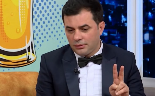 Rəvan keçmiş xanımının sözündən çıxmır