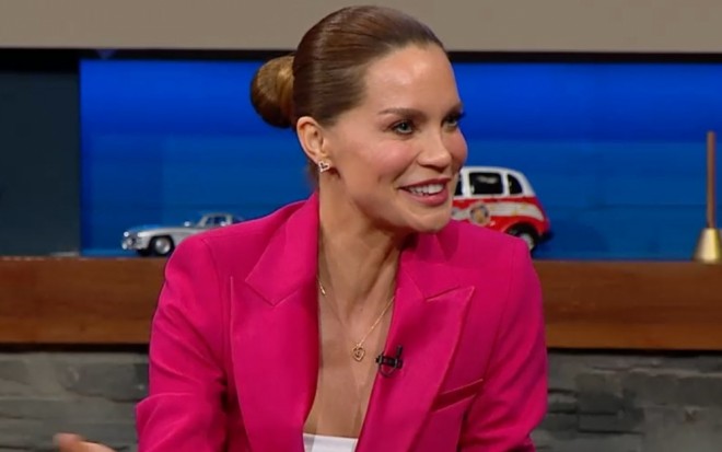 Model tələbələrin üzünü güldürdü