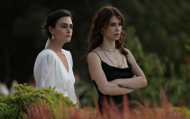 Serialının pərəstişkarları mübahisə etdilər
