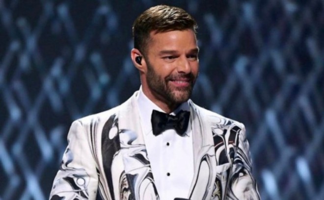 Müğənni saqqalını ağ rəngə boyatdırdı - foto