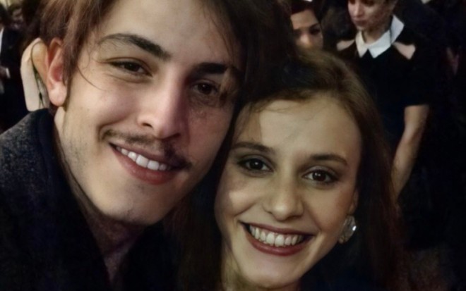 Aktrisa həmkarı ilə eşq yaşayır