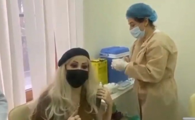 Xalq artisti peyvənd olunub