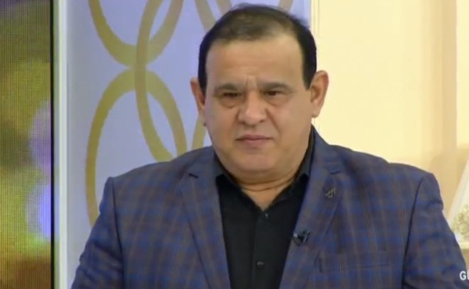 Tacir çalışmaq üçün Sankt-Peterburqa gedir?