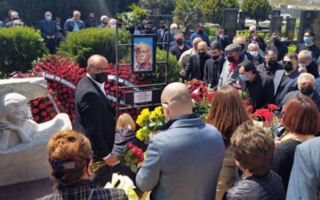 Xalq artisti ötən gün dəfn olundu - foto