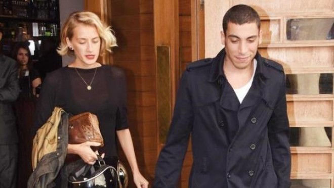 Müğınni model ilə evlənir - foto
