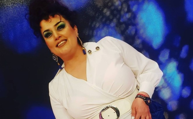 Elza hansı müğənniləri lağa qoydu?