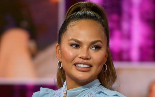 Model 14 milyon izləyicisi ilə vidalaşdı