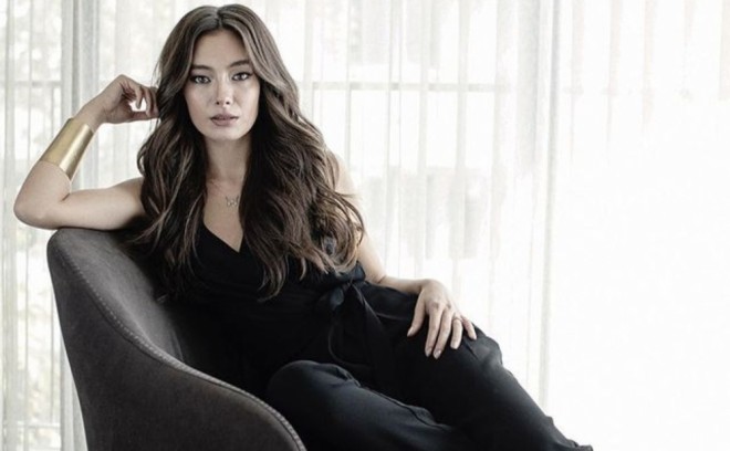 Aktrisa Türkiyəni tərk edərək Londonda getdi