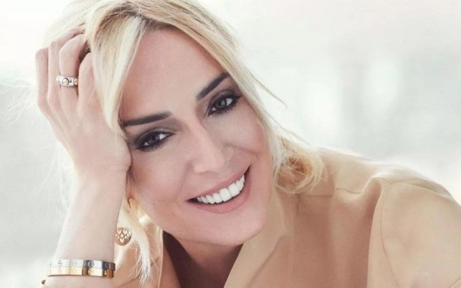 Saba gülüşünü 90 minə satıb