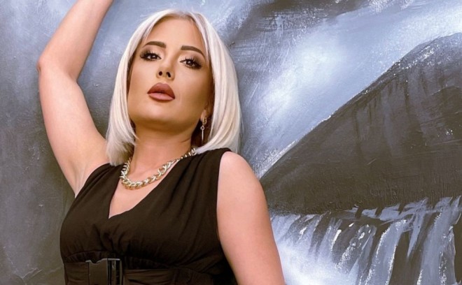 "Getdiyim yerdə başıma pul səpiblər..."