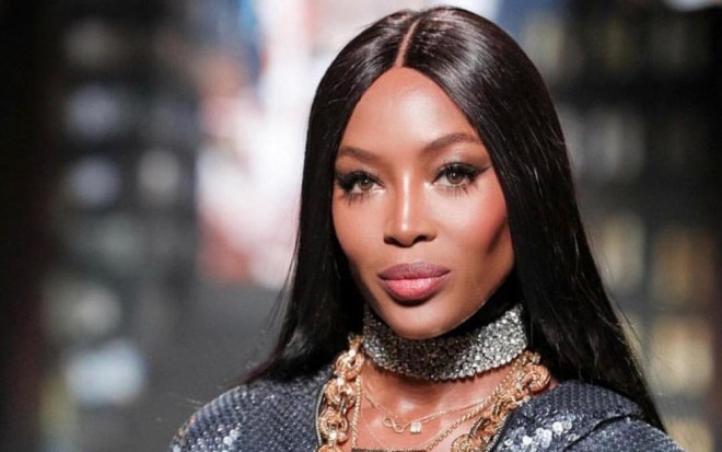 Supermodel 50 yaşında ilk dəfə ana oldu - foto