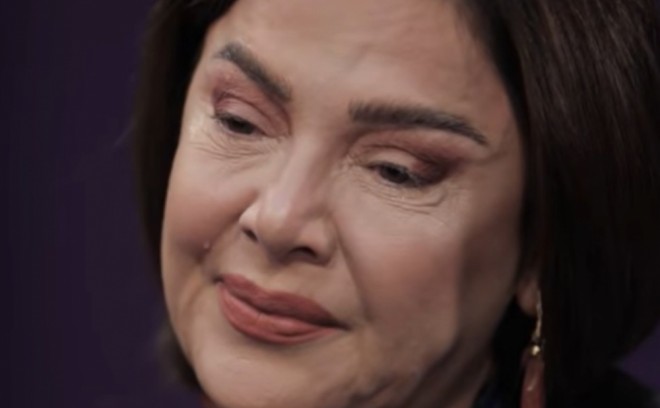 Oğlunu döyməyindən danışdı və ağladı