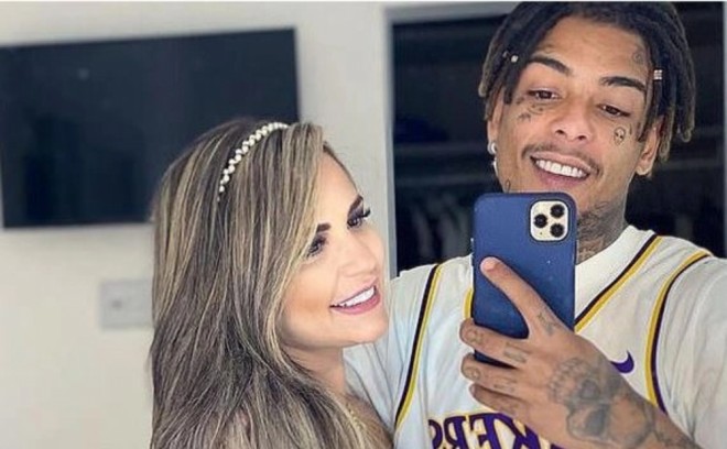 Müğənni özünü eyvandan atdı