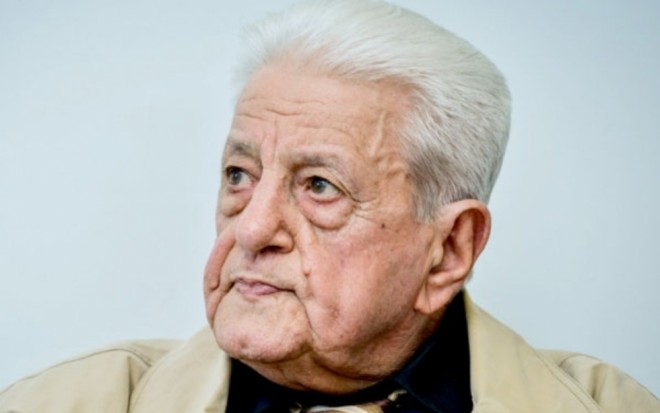 Xalq artistinin ayağı tutulub