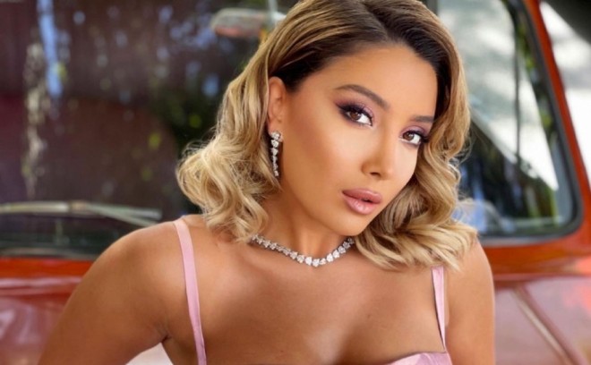 "Kasıb ailədə dünyaya göz açmışam..." 