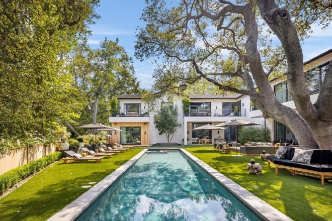 Hollivud ulduzu evini satır - foto