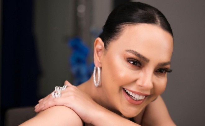 Ebru Gündeş yay konsertlərinə başlaylb