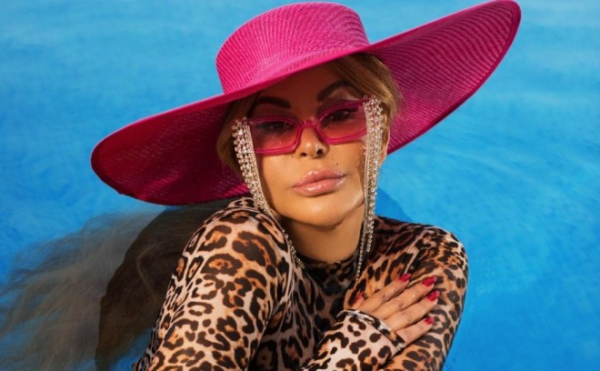 Xalq artisti "De" oxudu