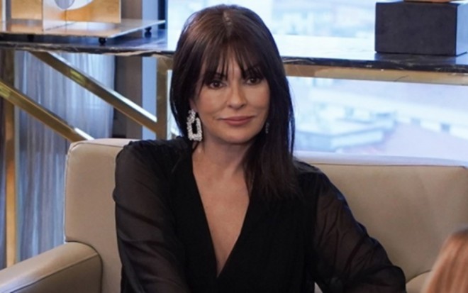 Aydan gənc həmkarlarını qınadı