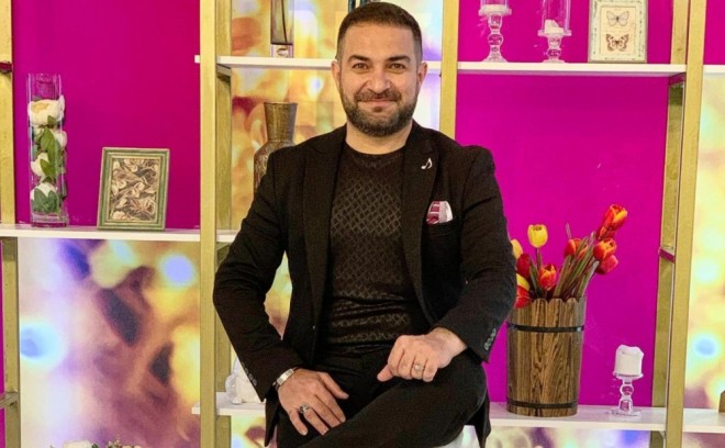 Səhnə geyimlərini  xanımı seçir