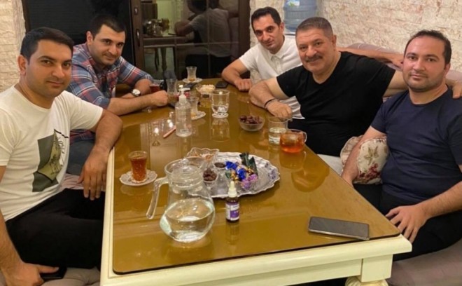 Xalq artisti 3 oğlu ilə fotosunu paylaşıb