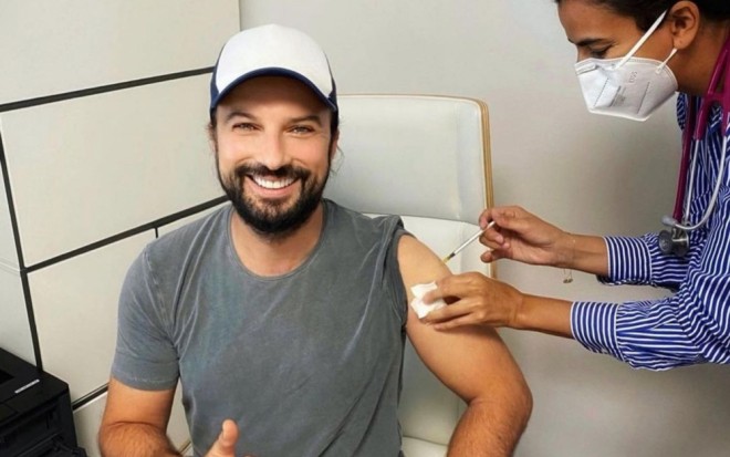 Tarkan koronavirusa qarşı peyvənd olunub - foto