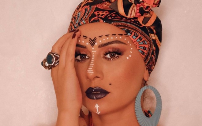 Roza Afrika üslubunda geyindi - foto