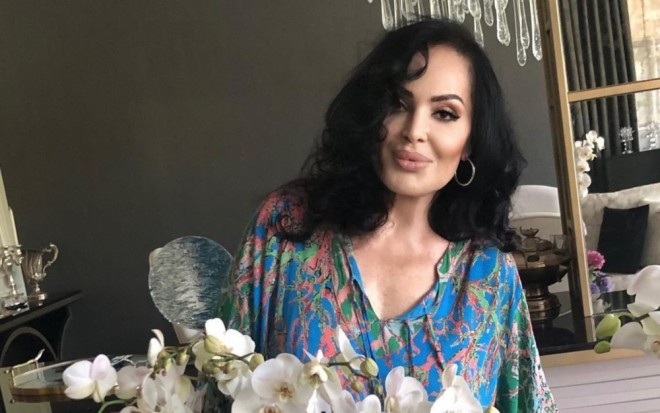 Türkan Şoray yeni fotosunu paylaşdı 