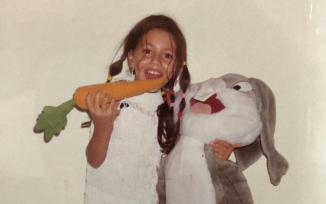 Safurə uşaqlıq fotolarını paylaşdı