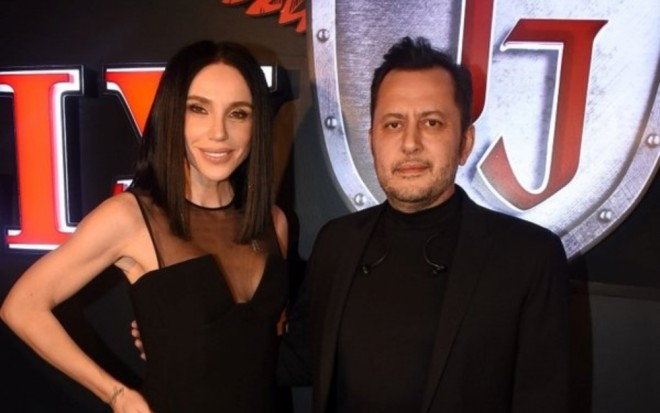 Müğənni Türkiyədən köçür