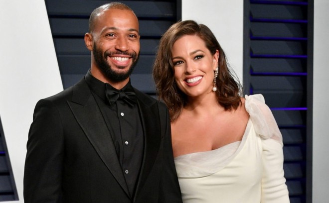 Modelin əkiz oğlu olacaq