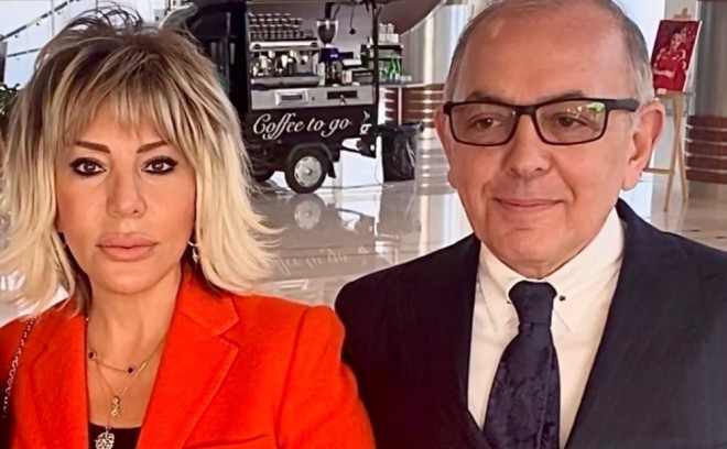 Xalq artistinin həyat yoldaşı ilə fotosu
